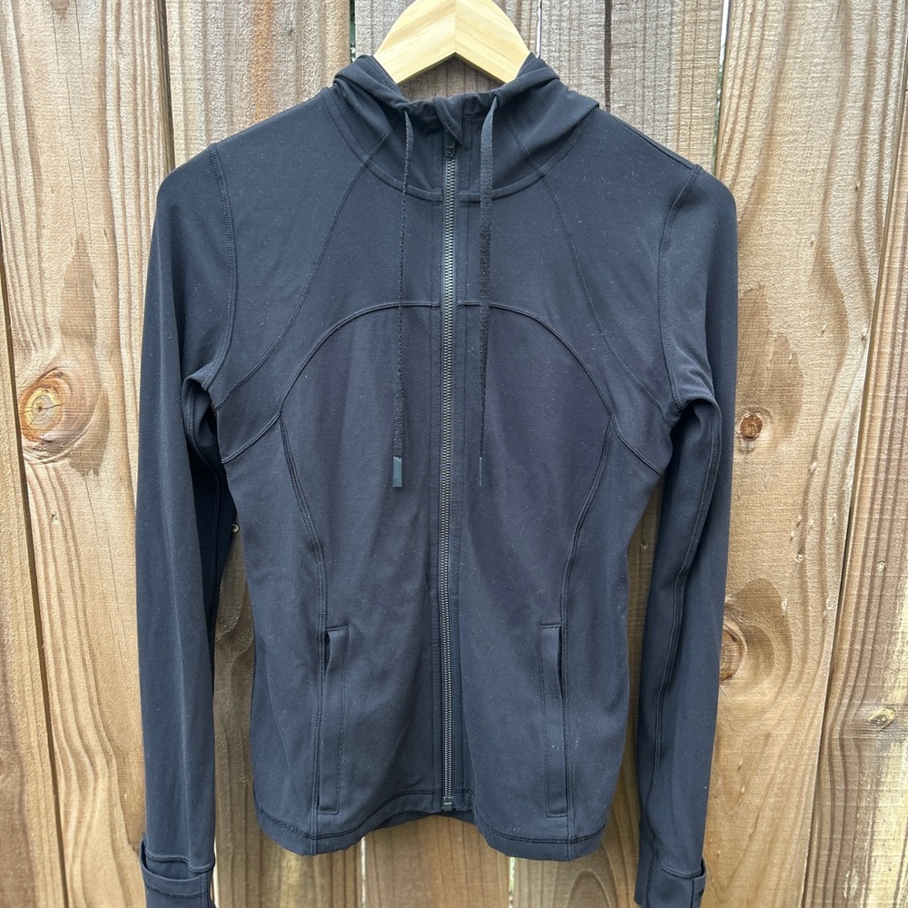 Lulu Lemon Define Hooded Jacket
Nulu Size 6